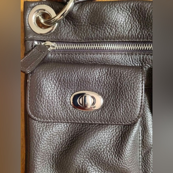 Danier Leather Crossbody saddle Bag - Picture 4 of 5